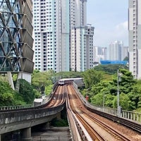 Photo taken at SMRT Trains: East West Line (EWL) by gerard t. on 12/20/2021