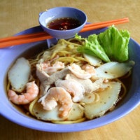 Photo taken at Chin Choon Prawn Noodles by gerard t. on 1/2/2013