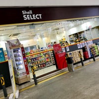 Photo taken at Shell SELECT by gerard t. on 11/3/2017