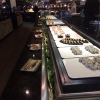 Foto scattata a Kumo Ultimate Sushi Bar &amp;amp; Grill Buffet da Meredith D. il 2/25/2014
