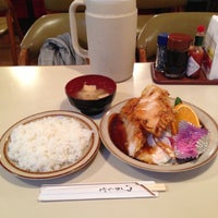 Photo taken at グラタン&amp;amp;洋食 ハーイ・ハニー by the510 on 11/30/2012