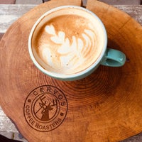 Foto tirada no(a) Cervos Coffee Roasters por Elifff em 2/5/2019