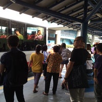 Photo taken at Bus Stop 17179 (Clementi Stn Exit B) by HT Kim (takyboy) on 7/2/2014