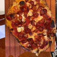 Das Foto wurde bei Providence Coal Fired Pizza von George K. am 4/29/2023 aufgenommen