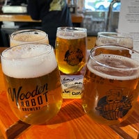 Photo taken at Wooden Robot Brewery by Liz V. on 12/15/2023