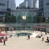 Photo taken at Apple Pudong by Miyuki on 4/27/2013