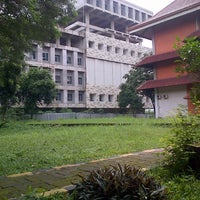 Photo taken at Fakultas Matematika dan Ilmu Pengetahuan Alam (MIPA) by Qiram K. on 1/20/2013