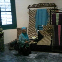 Photo taken at Museum Batik by dee m. on 12/5/2012