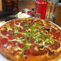 Photo taken at Paradise Pizza by EfE on 11/13/2012