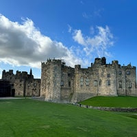 Photo taken at Alnwick Castle by Hitomi E. on 10/13/2023