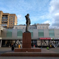 Photo taken at Площадь Эрнста Тельмана by oscar w. on 10/22/2017