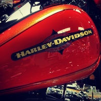 Foto scattata a High Country Harley-Davidson da Travis S. il 10/18/2012
