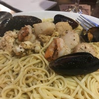 Foto diambil di Trieste Italian Restaurant oleh Cutter H. pada 4/26/2017