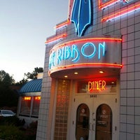 Снимок сделан в Blue Ribbon Diner- Burlington пользователем Brad S. 9/23/2012
