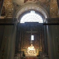 Photo taken at Pietà di Michelangelo by Migue M. on 5/25/2022