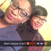 Photo taken at Red Lobster by Theezy B. on 11/15/2015
