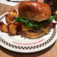 ヴィレッジヴァンガードダイナー 西区 14 Tips From 1072 Visitors