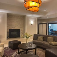 Foto diambil di Homewood Suites by Hilton oleh Olly pada 11/27/2022