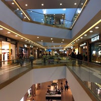 รูปภาพถ่ายที่ Galeria Shopping Mall โดย 🎾Dimichpit เมื่อ 5/16/2013