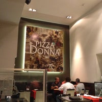 3/26/2013にBrian D.がPizza Donnaで撮った写真