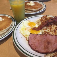 Photo taken at NORMS Restaurant by Angelo D. on 2/9/2017