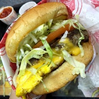 Photo taken at Fatburger by Cakes on 5/29/2016