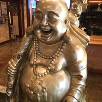 9/9/2016 tarihinde Ed G.ziyaretçi tarafından Lee&amp;#39;s Golden Buddha &amp;amp; Mo Mo Ya'de çekilen fotoğraf