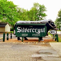 Foto diambil di The Silvercryst Supper Club and Resort oleh Mike M. pada 5/26/2013