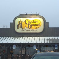 Photo taken at Cracker Barrel Old Country Store by Hurt on 12/28/2012