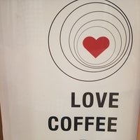 Foto tirada no(a) Love Coffee Bar por J K. em 11/29/2018