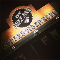 รูปภาพถ่ายที่ Buzzmill Coffee โดย Brandy Michele A. เมื่อ 2/1/2013