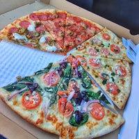 Снимок сделан в Pizza on Pearl пользователем @TripDawg 12/16/2022