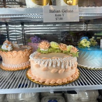 4/21/2023 tarihinde Yeanne H.ziyaretçi tarafından Euro Delights Bakery'de çekilen fotoğraf