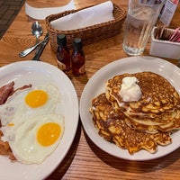 Photo taken at Cracker Barrel Old Country Store by Dave 🇺🇸 on 6/9/2022