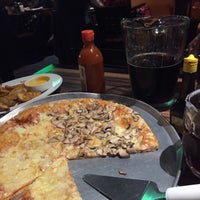 Photo taken at Pizzeria Mala Saña by Omar E. on 8/13/2017