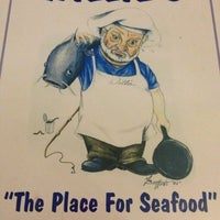 6/15/2013에 Kari T.님이 Willies: The Place for Seafood에서 찍은 사진
