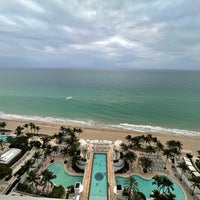 Снимок сделан в Diplomat Beach Resort Hollywood, Curio Collection by Hilton пользователем Shannon S. 2/17/2023