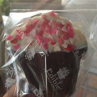 Photo taken at Edible Arrangements by Vicky B. on 9/20/2012