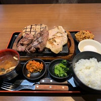 Photo taken at 感動の肉と米 by ゆきねこ せ. on 4/18/2023