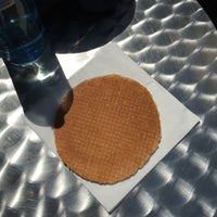 Photo taken at Brouwer - Goudse Stroopwafels by Bommy on 6/15/2016