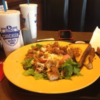 Photo taken at Zaxby&amp;#39;s Chicken Fingers &amp;amp; Buffalo Wings by Kim M. on 10/23/2015