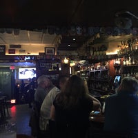 Foto diambil di Buskers Irish Pub &amp;amp; Restaurant oleh Jeffrey K. pada 10/14/2019