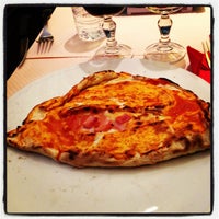 Photo taken at Pizza Fiorentina by Thalles T. on 1/18/2013