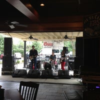 Photo taken at Red Hot &amp;amp; Blue  -  Barbecue, Burgers &amp;amp; Blues by Ajua H. on 9/29/2012