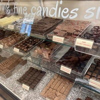 Photo taken at Len Libby Chocolatier by Melissa R. on 8/12/2023