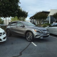 Das Foto wurde bei Mercedes Benz Of Greensboro von Josh J. am 9/22/2014 aufgenommen