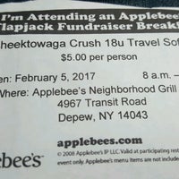 Photo taken at Applebee&amp;#39;s Grill + Bar by Big W. on 2/5/2017