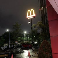 Photo taken at McDonald&amp;#39;s by Kai F. on 9/13/2021
