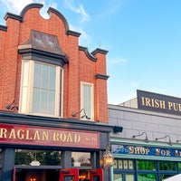 Photo taken at Raglan Road Irish Pub by Amanda on 3/17/2024
