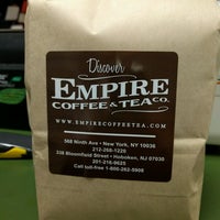 รูปภาพถ่ายที่ Empire Coffee &amp;amp; Tea โดย Alvin เมื่อ 8/4/2016